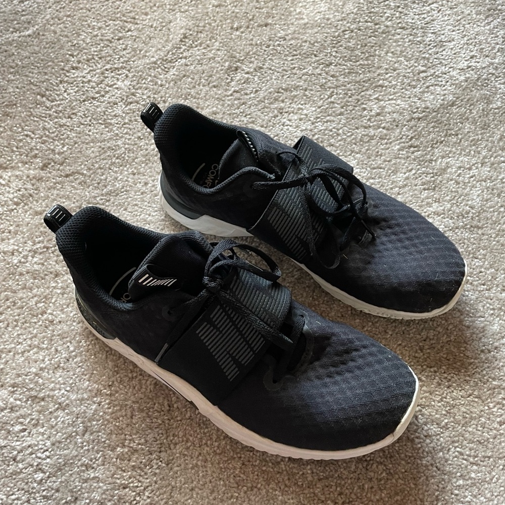 Nike tennis shoes